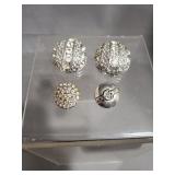 4 VINTAGE RHINESTONE BUTTONS