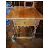 KNOB HILL PINE SIDE TABLE