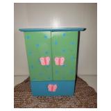 LITTLE GIRL'S JEWEL CABINET LITTLE GIRL'S JEWEL CABINET