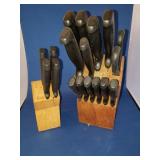 2 KNIFE BLOCKS - LARGE ONE IS TRI-STAR 2 KNIFE BLOCKS - LARGE ONE IS TRI-STAR