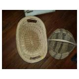 LAUNDRY BASKET AND LARGE BASKET