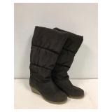 Ladies size 8 winter boots