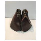 Wood and steel stirrups with tapederos