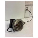7 1/4' Skilsaw. Works