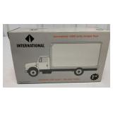 1/54 International 4900 Series Straight Truck
