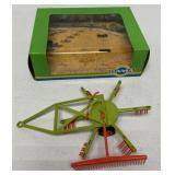 1/24 Gama Claas Rotary Rake w/ box
