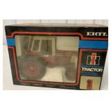 Radio Controlled International 1086 Tractor