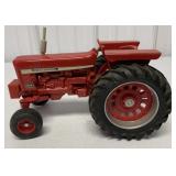 1/16 Ertl International 656 Tractor