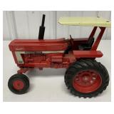 1/16 Ertl International 1066 Turbo Tractor
