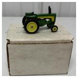 1/64 John Deere 730 WF tractor w/box