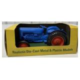 Crescent Toys 1809 Fordson Dexta Tractor