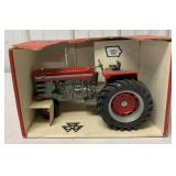 1/16 Massey-Ferguson 1100 Tractor in box