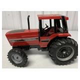 1/16 Ertl International 5488 4WD Tractor