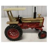 1/16 International Farmall 1456 Demonstrator