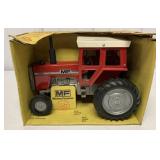 1/16 Ertl Massey Ferguson 1105 Tractor in box