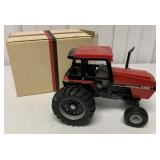 1/16 Ertl Case IH 2594 Tractor w/ box