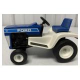 1/12 Ertl Ford LGT 12 Lawn Tractor