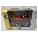 1/16 1206 International Wheatland Tractor in box