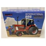 1/16 Ertl International 886 Tractor in box