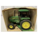 1/16 Ertl John Deere 2550 Tractor in box