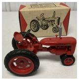 1/16 Farmall 200 Tractor w/box: ser. #0229