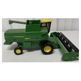 1/20 Ertl John Deere Turbo II Combine