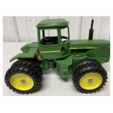 1/16 Ertl John Deere 4WD Tractor Stk #597