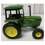 1/16 Ertl John Deere 2755 Tractor