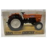 1/36 Fiat 640 tractor in package
