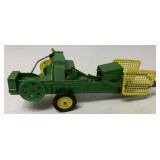 1/16 Ertl John Deere Baler w/Ejector