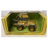 1/32 Steiger Industrial 4WD Tractor in box