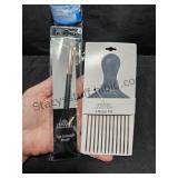 Eye Smudge Brush & Metal Pick