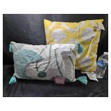 2 Throw Pillows