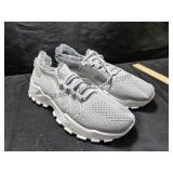Sneakers SZ Mens 9 Womens 11