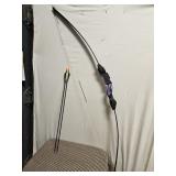Barnett Bow & 2 Arrows