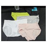 5 Ladies Underware SZ Small