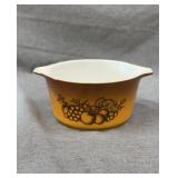 Pyrex old orchard, #473 1 quart