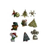 Christmas brooch lot