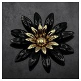Sarah Coventry flower brooch