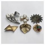 6 vintage brooches rhinestone, enamel etc