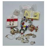 Christmas jewelry lot w/ misc