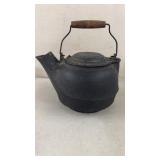 Early #7 Cast Iron Tea Pot
