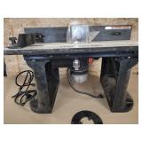Craftsman Router table with router