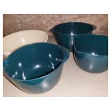 Set of Plastic bowls