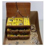 JEWERLY BOX W/ COSTUME JEWELRY JEWERLY BOX W/ COSTUME JEWELRY