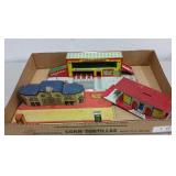 VINTAGE TIN TOY SERVICE STATIONS & BANK VINTAGE TIN TOY SERVICE STATIONS & BANK