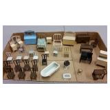 1940s/50s TOOTSIE TOYS DIECAST DOLL FURNITURE 1940s/50s TOOTSIE TOYS DIECAST DOLL FURNITURE