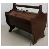 VINTAGE FLIP-TOP SEWING BOX VINTAGE FLIP-TOP SEWING BOX
