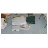 2 Full Quuen Comforters