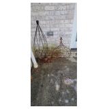 2 Pcs Of Metal Yard Art